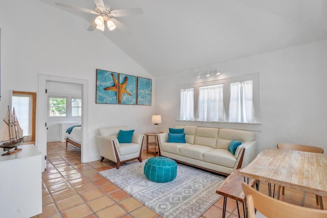 Sarasota, Fl Bungalow - Bright & Breezy Coastal Vibes - 10 Mins To White Sand Beaches Home エクステリア 写真